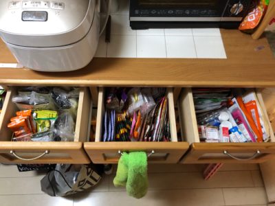 食器棚 引き出し 食品ストック